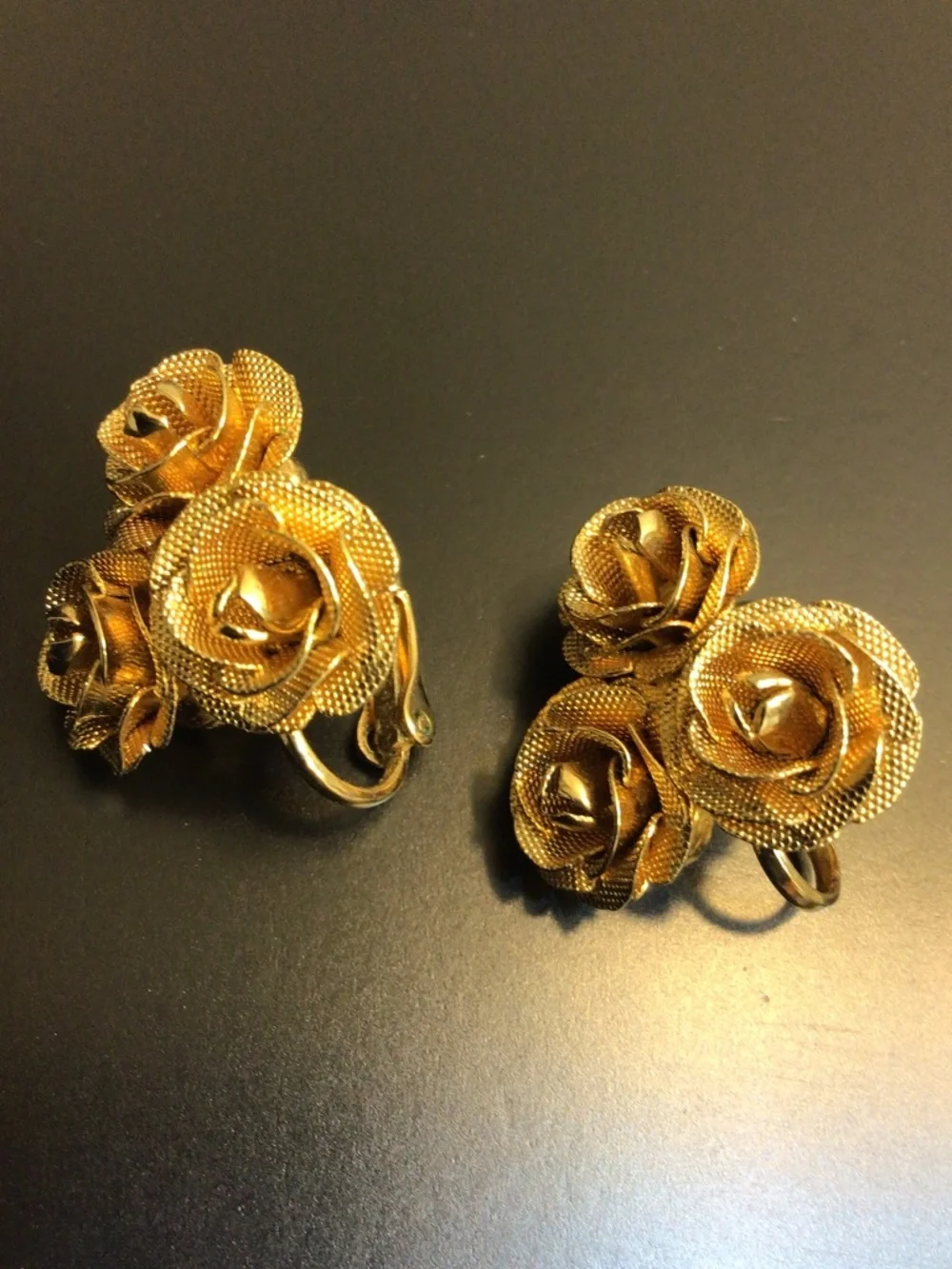 Vintage 1960s Triple Rose Clip On Earrings Gold Tone Mesh Texture Romantic